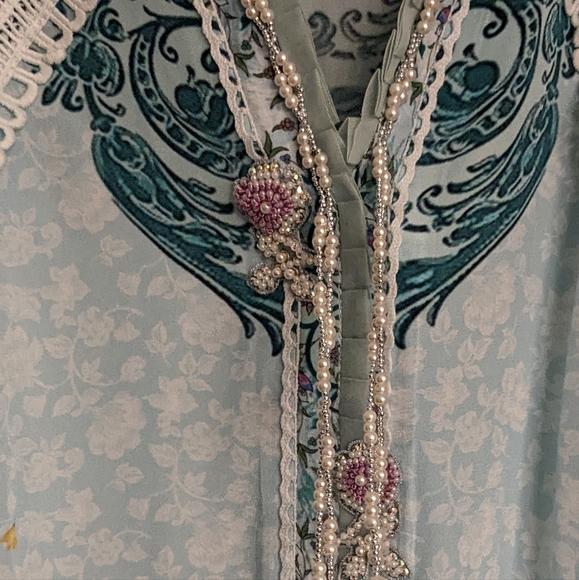 Pakistani designer Farah Talib Aziz luxe silk 2 pc in medium - Picture 5 of 8